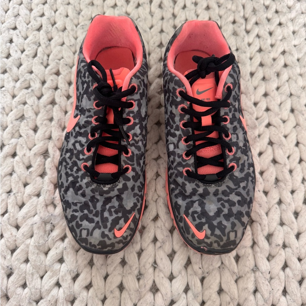 Nike Women's Black and Coral Sneakers